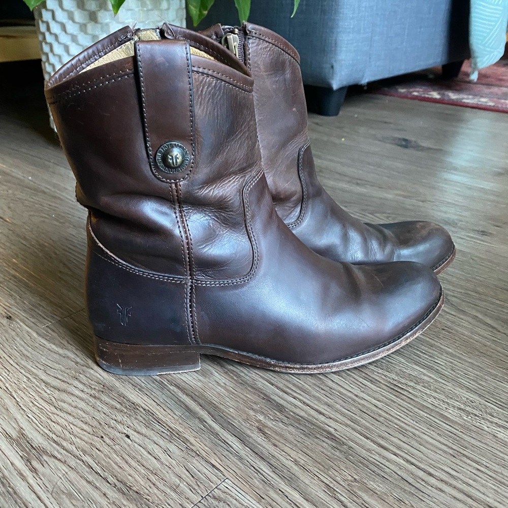 Frye Melissa Button Short